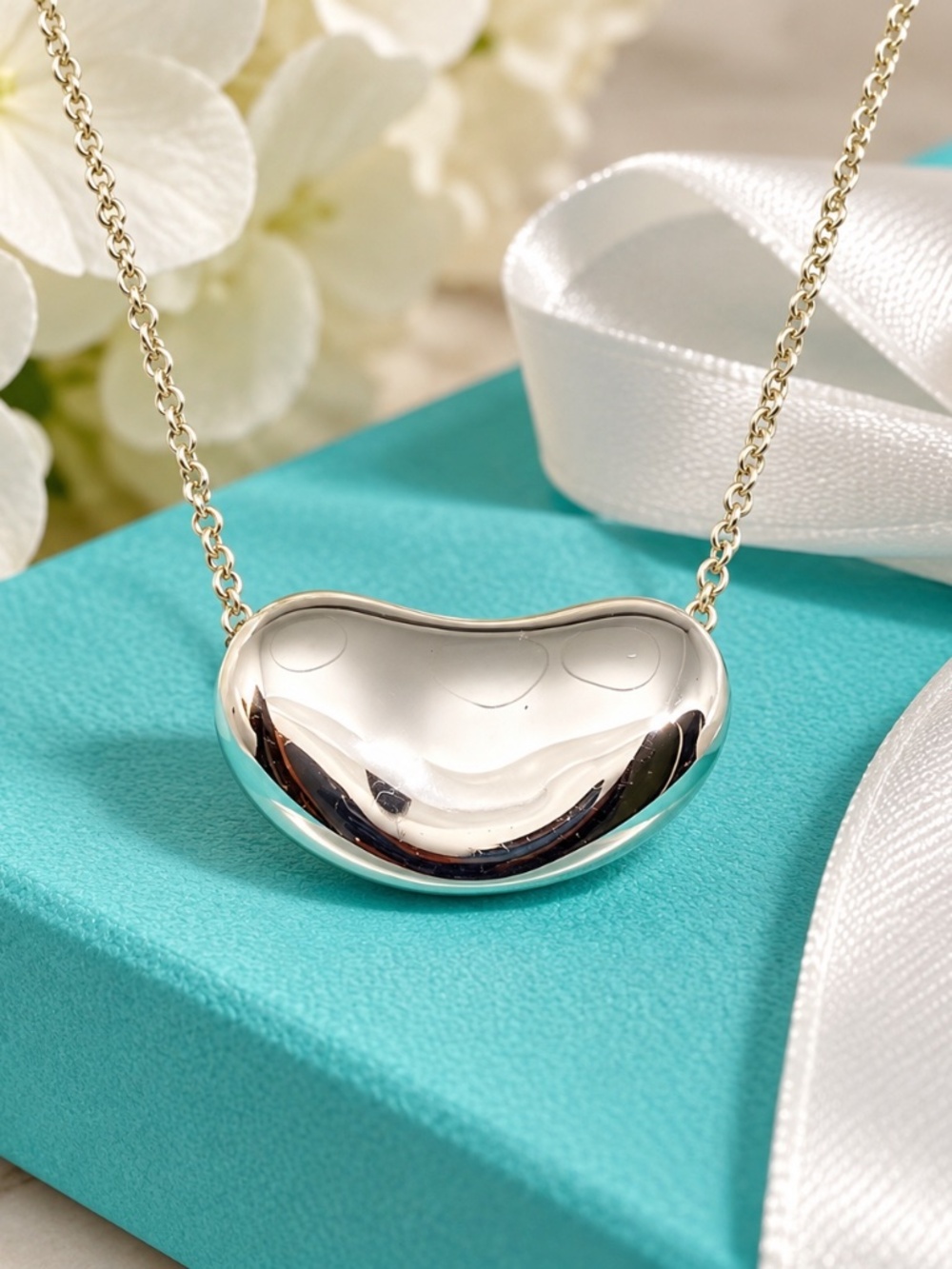 Vintage Tiffany & Co. Elsa Peretti Bean Necklace Sterling Silver 18mm 16”